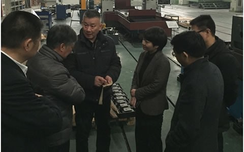 浦江縣委副書記、代縣長俞佩芬一行考察杭機(jī)股份