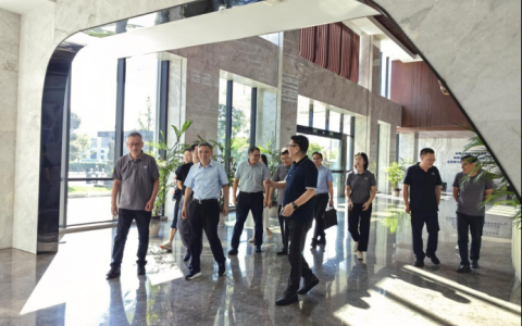 攜手共進，智造未來——金華職業(yè)技術(shù)大學(xué)校長梁克東一行到訪杭機股份